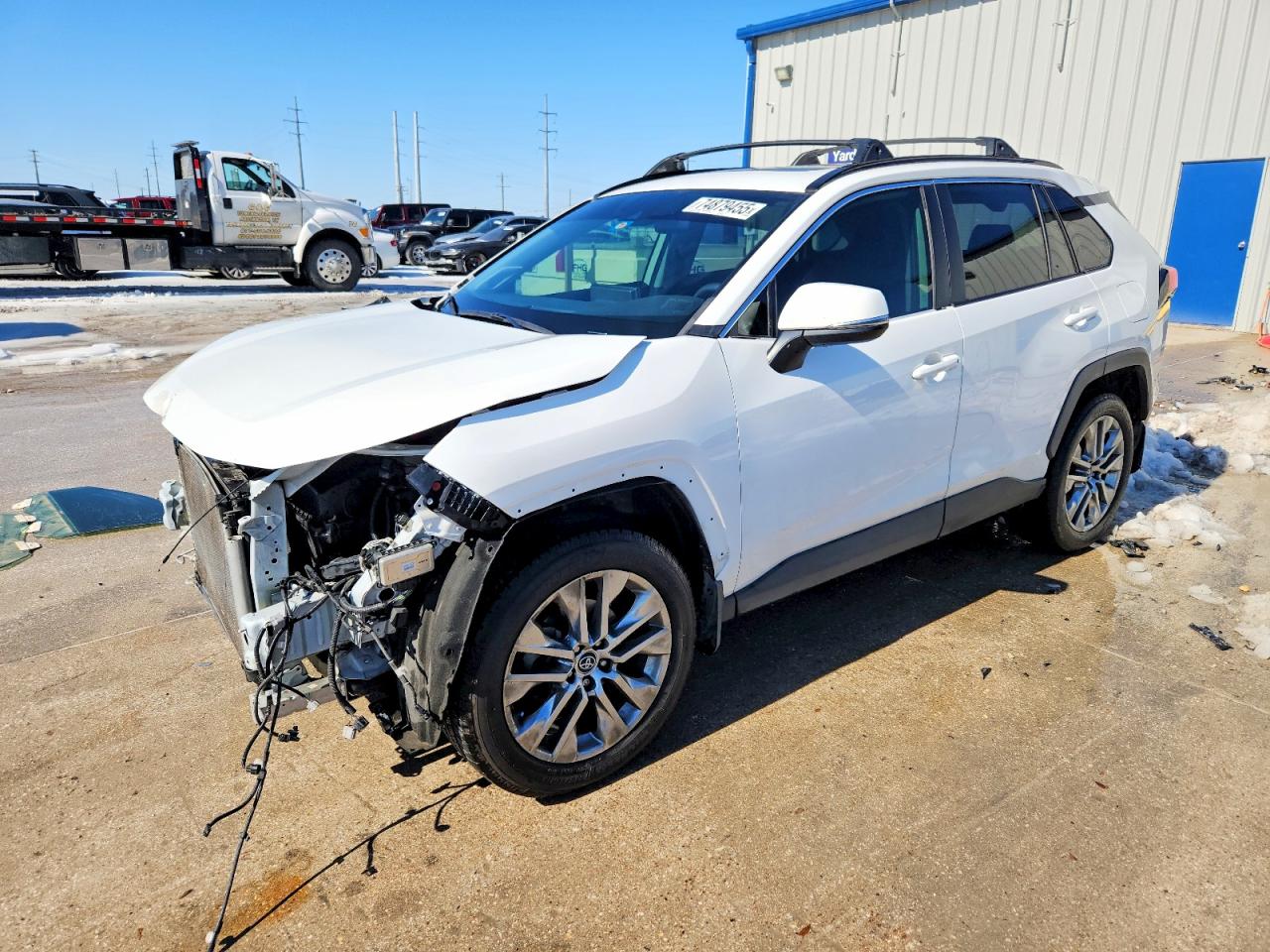 Salvage Toyota RAV4 Image