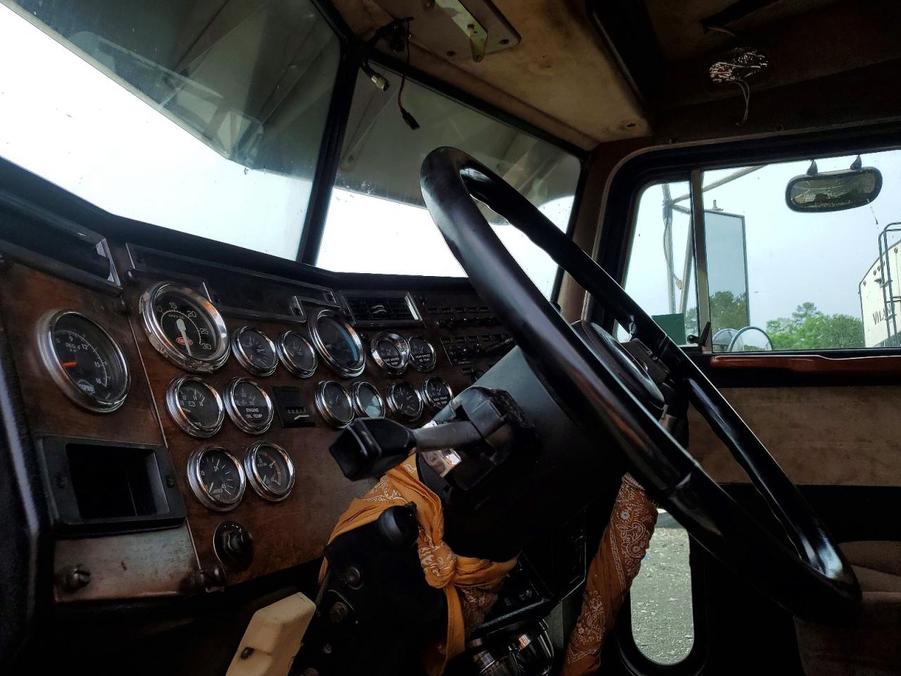 Peterbilt 379