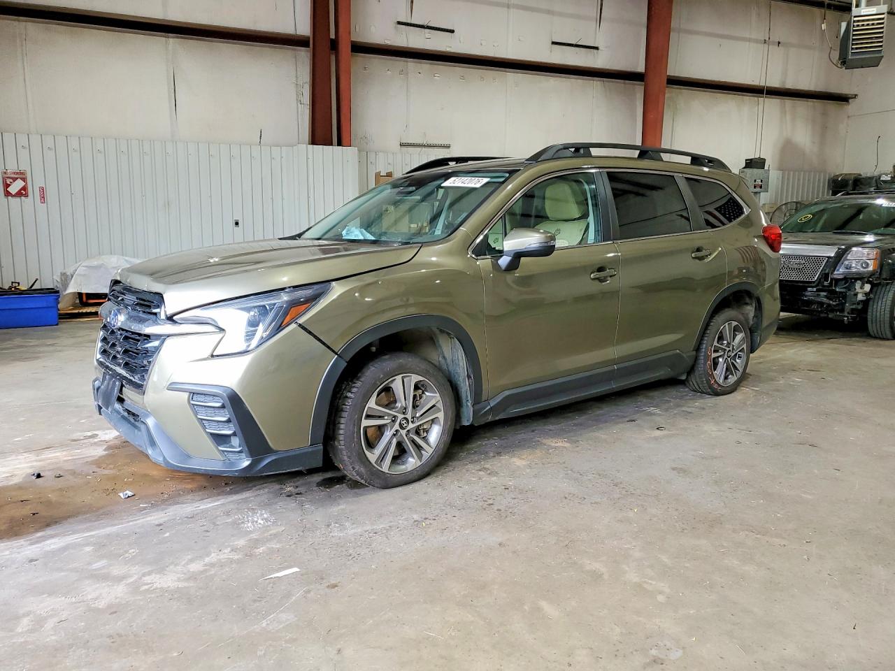 Salvage Subaru Ascent Image