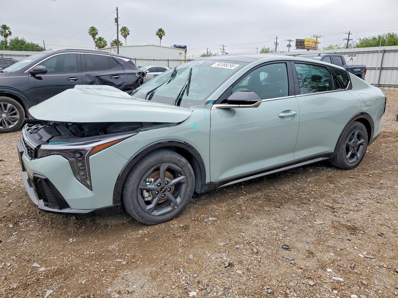 Salvage Kia K4 Image