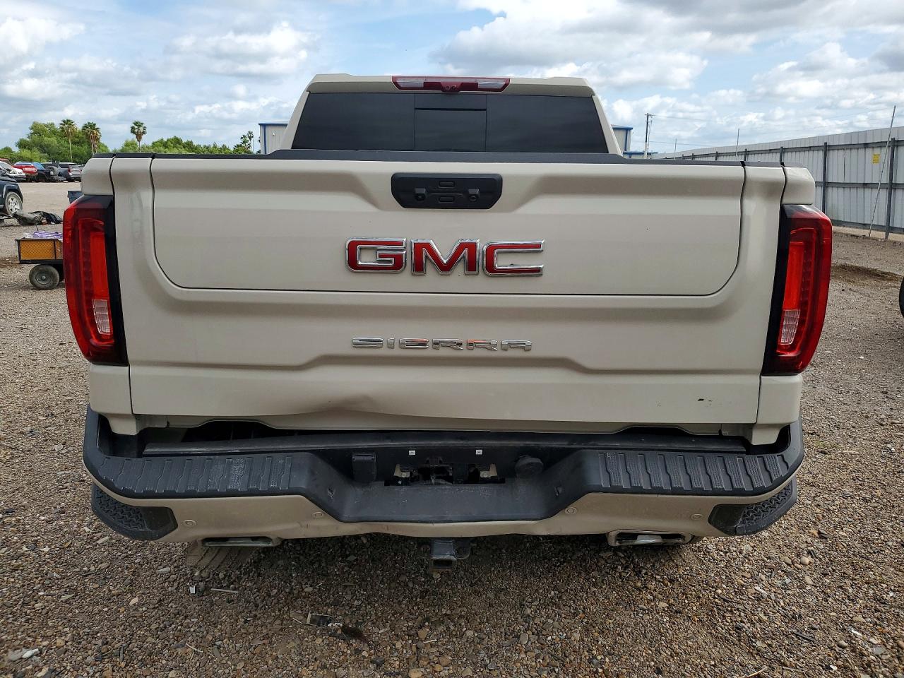 GMC Sierra K1500 At4