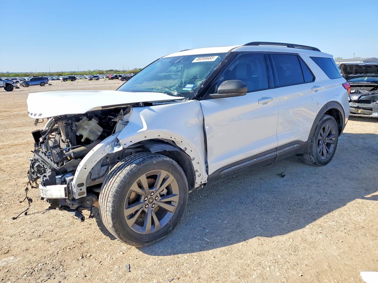 Salvage Ford Explorer Image