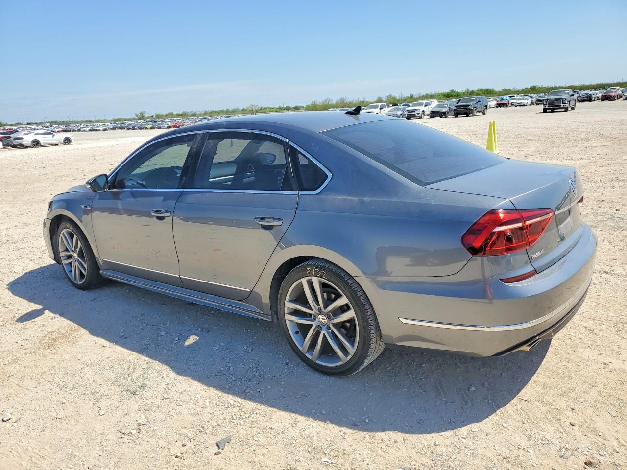 Volkswagen Passat R-line
