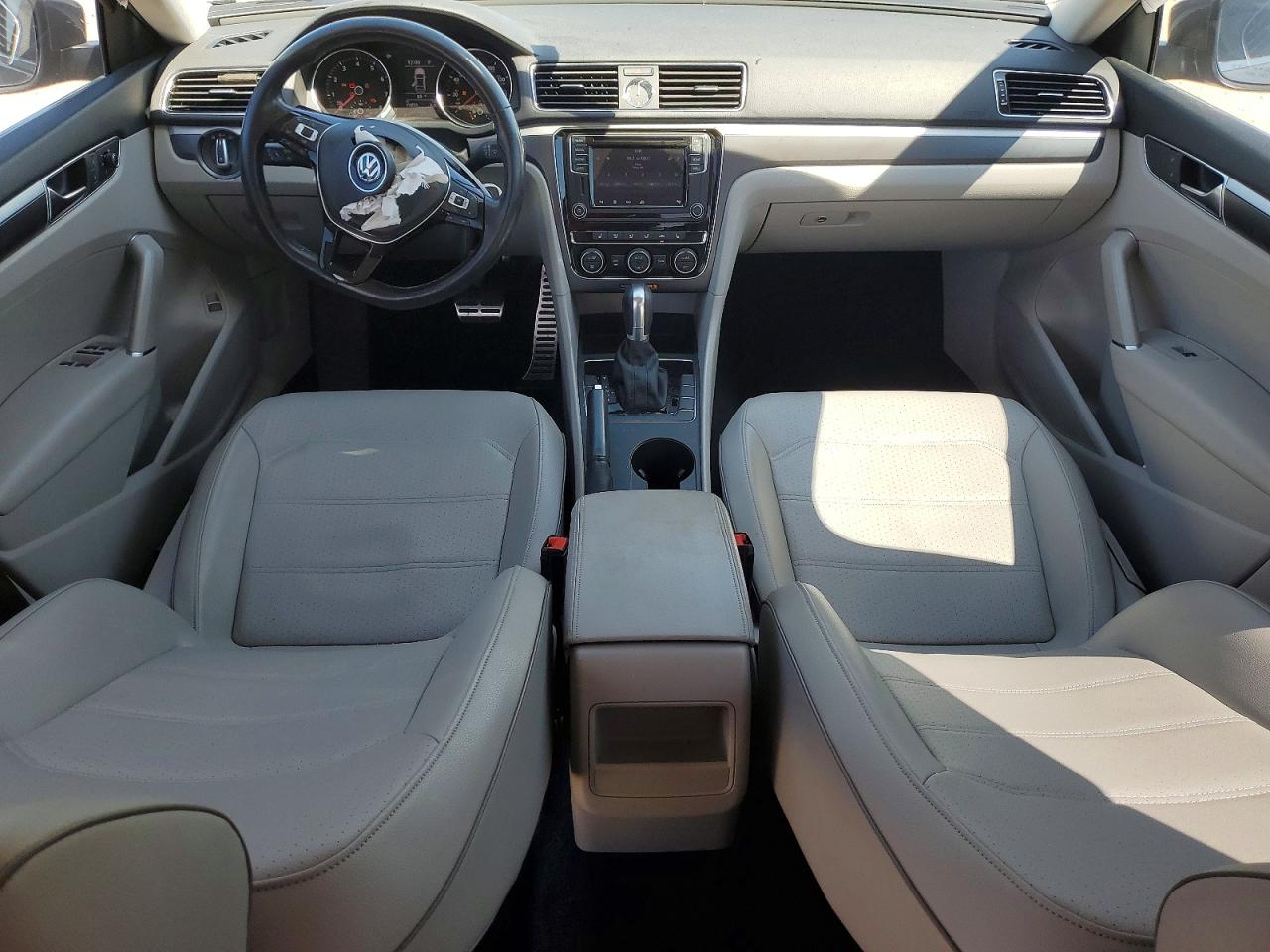 Volkswagen Passat R-line