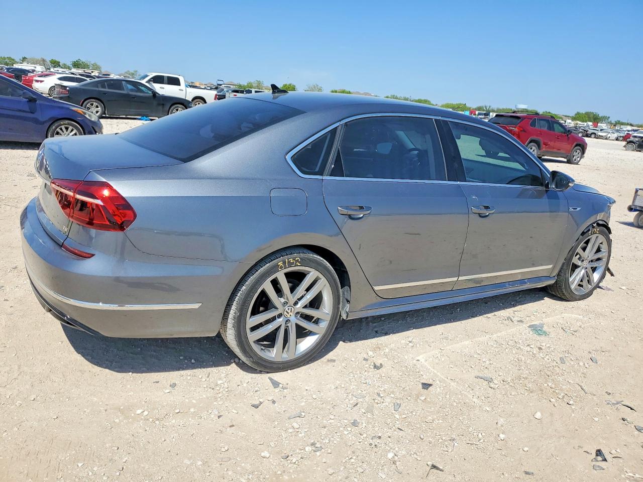 Volkswagen Passat R-line