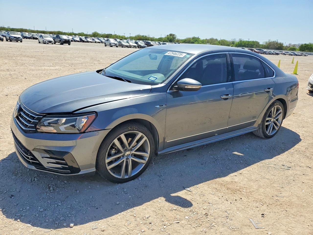 Salvage Volkswagen Passat Image