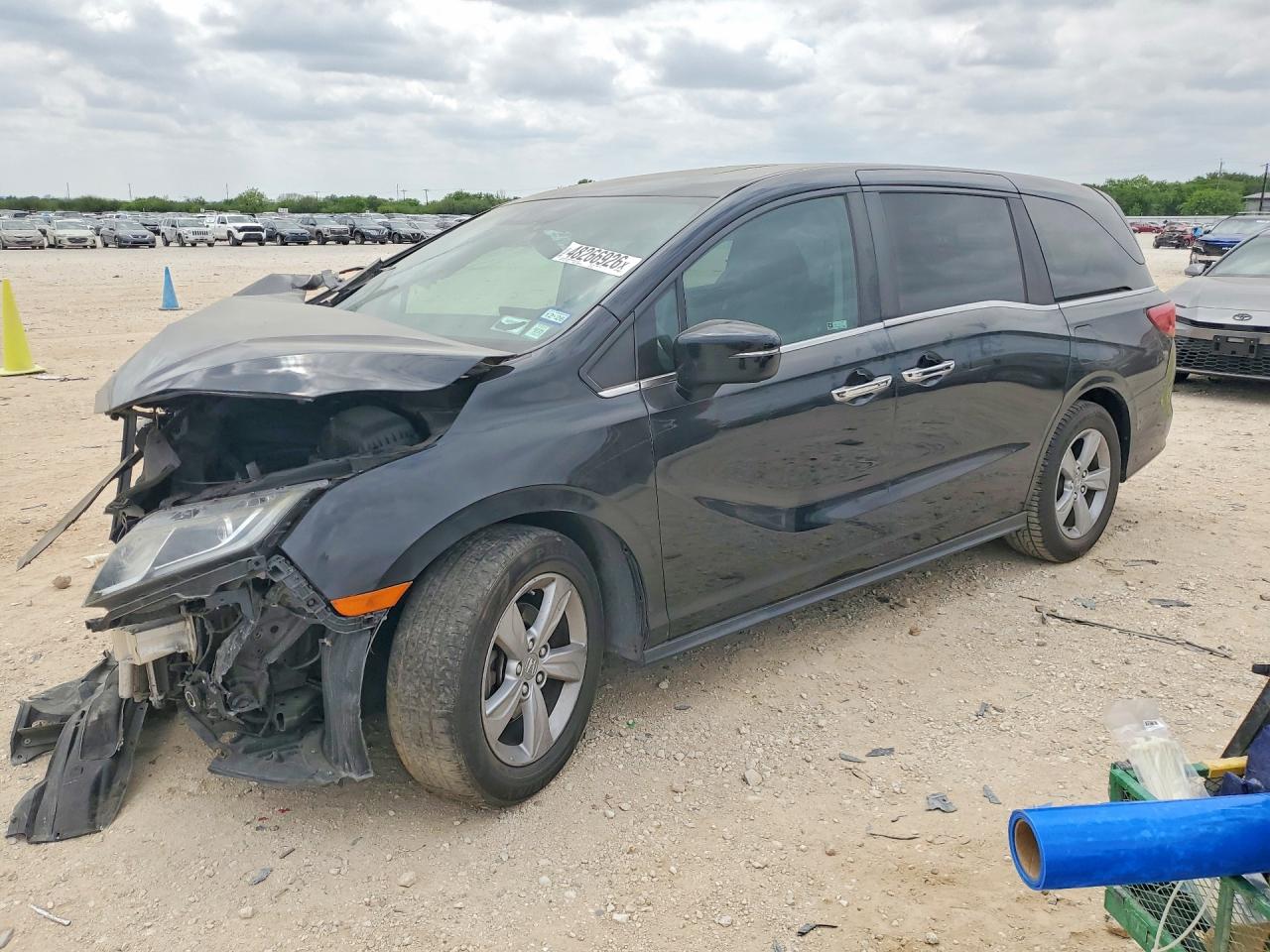 Salvage Honda Odyssey Image