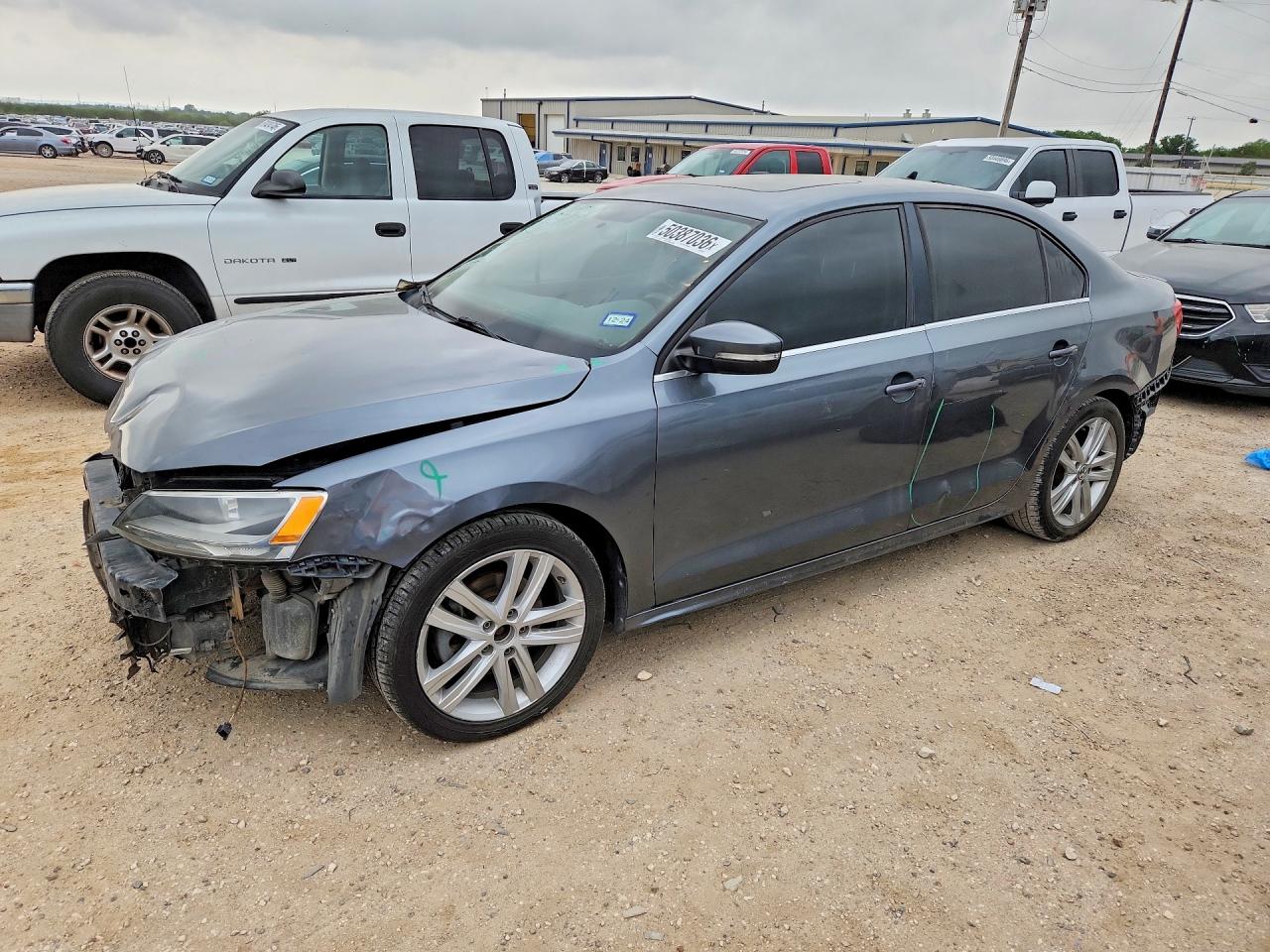 Salvage Volkswagen Jetta Image
