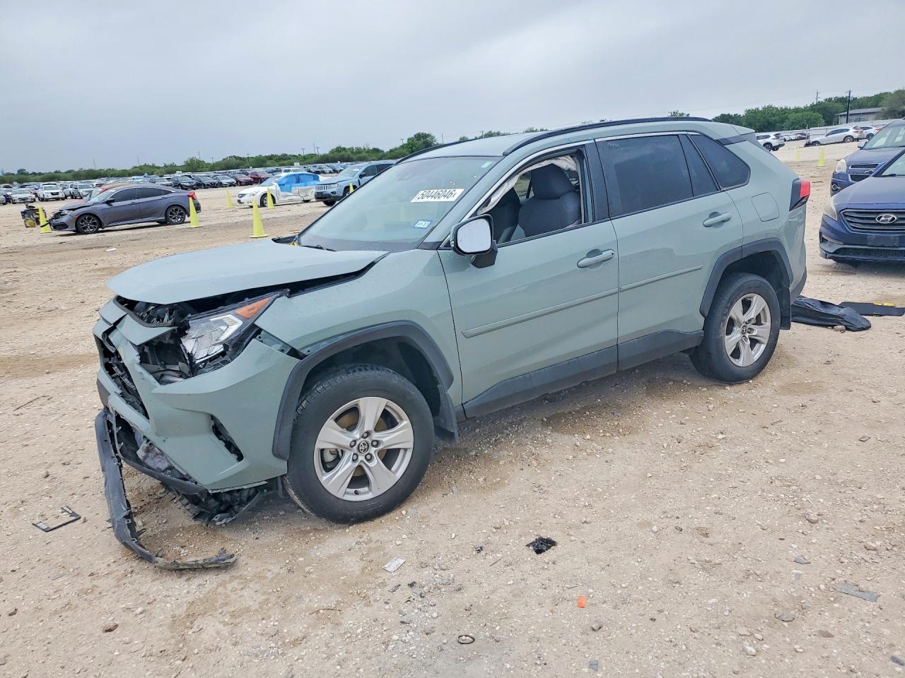 Salvage Toyota RAV4 Image