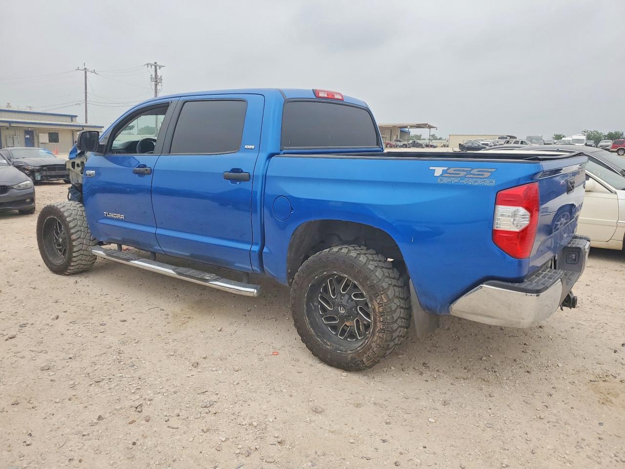Toyota Tundra Crewmax Sr5