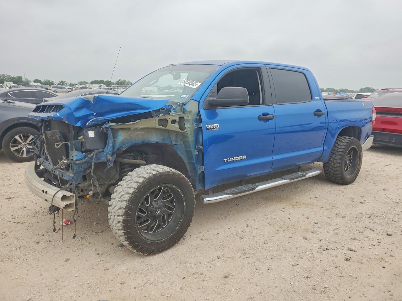 Salvage Toyota Tundra Image