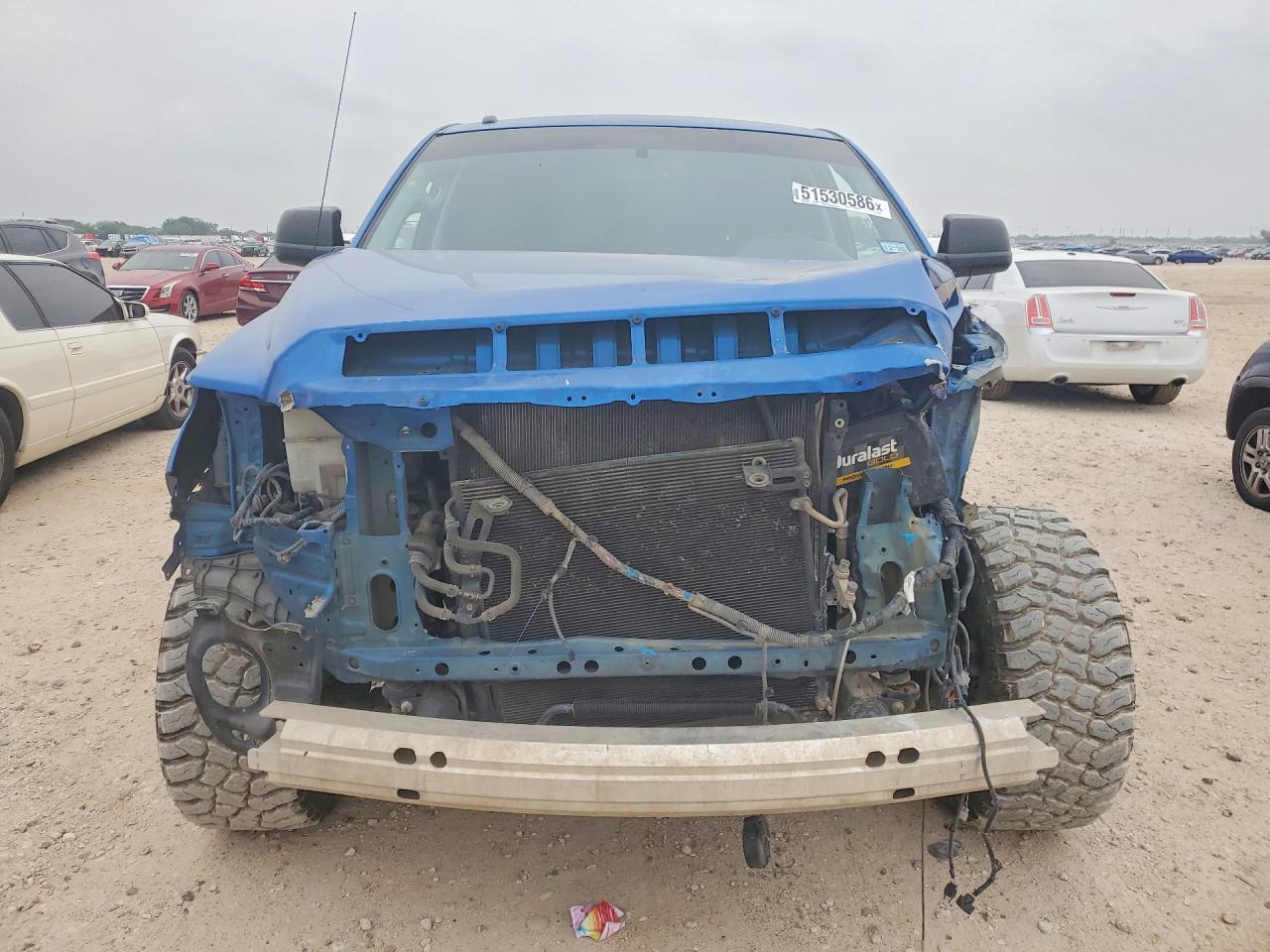 Toyota Tundra Crewmax Sr5
