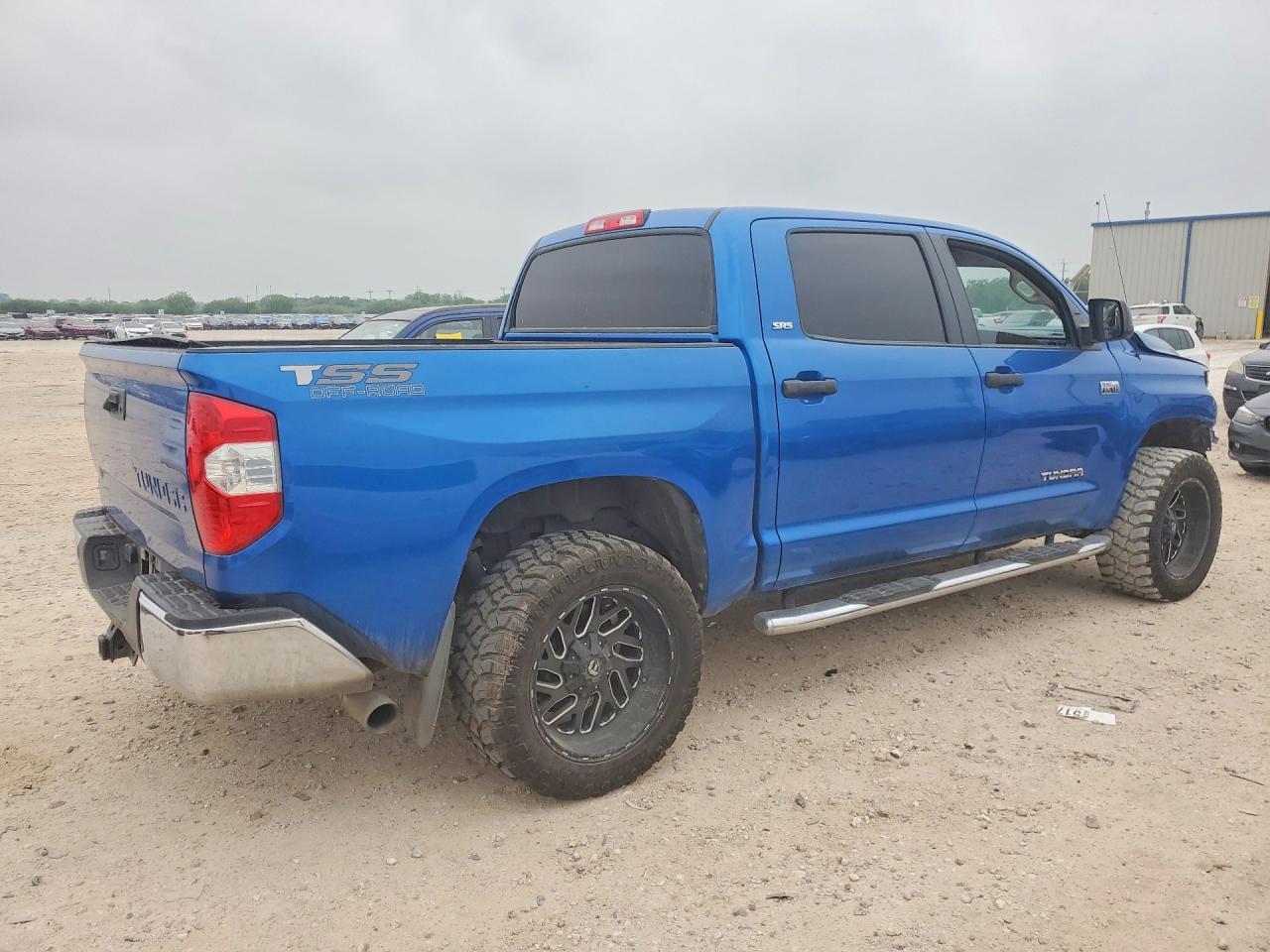Toyota Tundra Crewmax Sr5