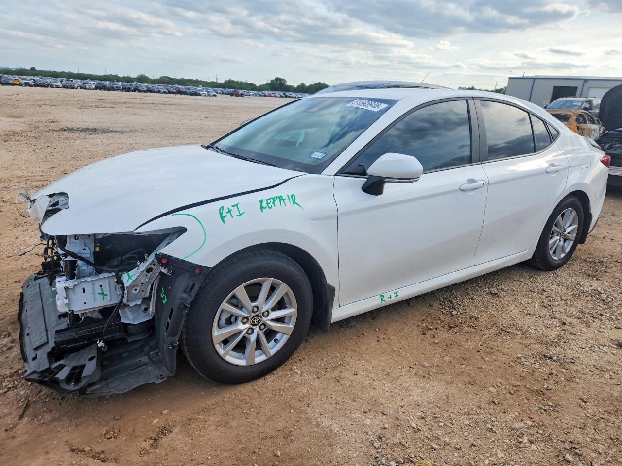 Salvage Toyota Camry Image