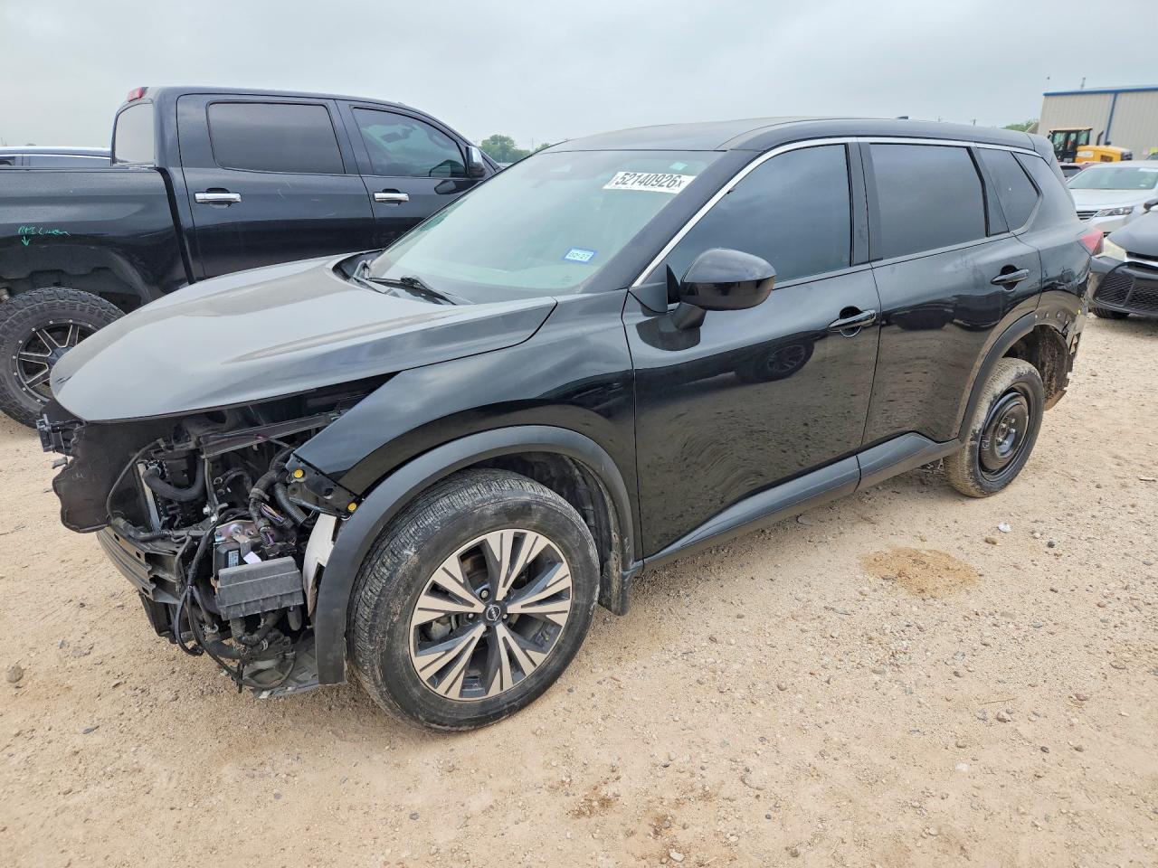 Salvage Nissan Rogue Image