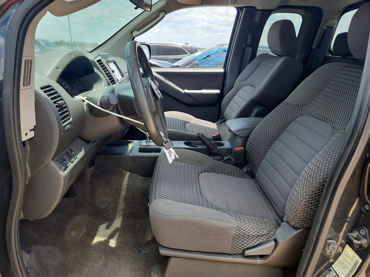 Nissan Frontier Sv V6