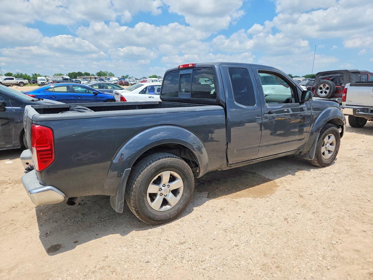 Nissan Frontier Sv V6