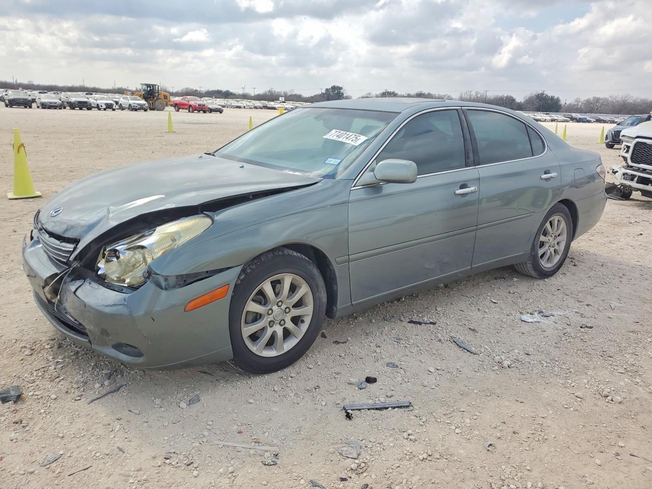 Salvage Lexus Es Image