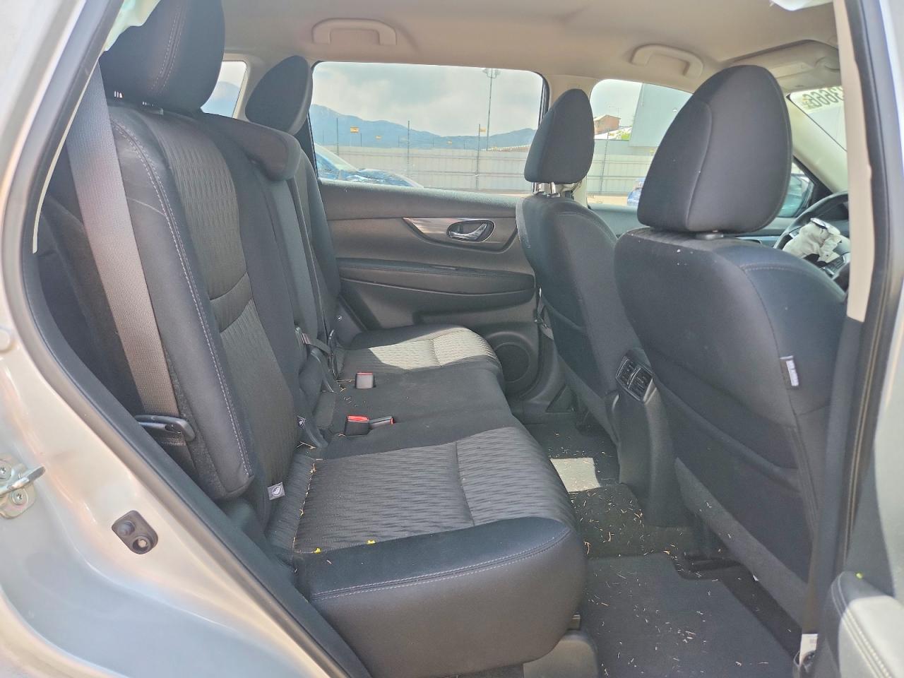 Nissan Rogue S