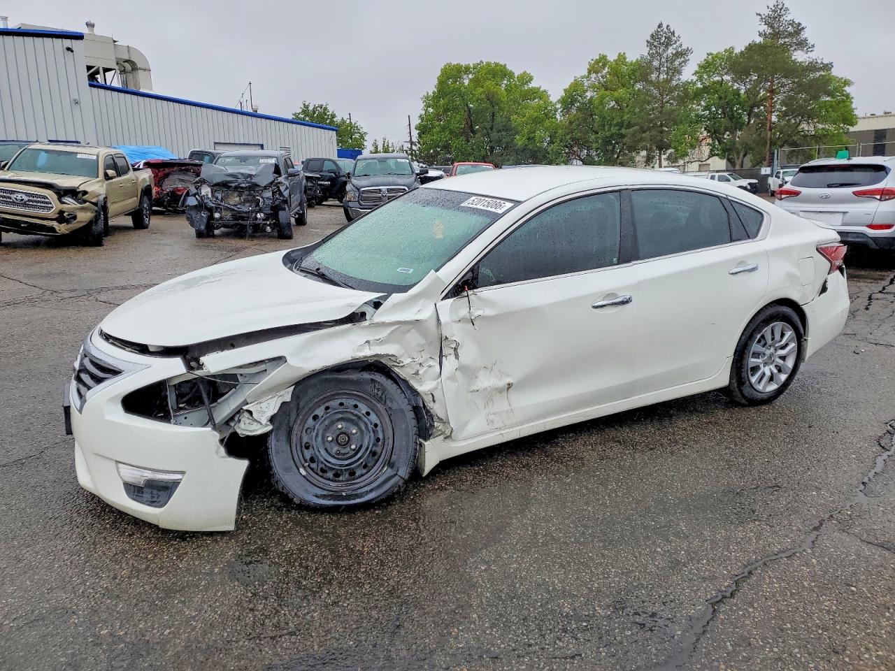 Salvage Nissan Altima Image