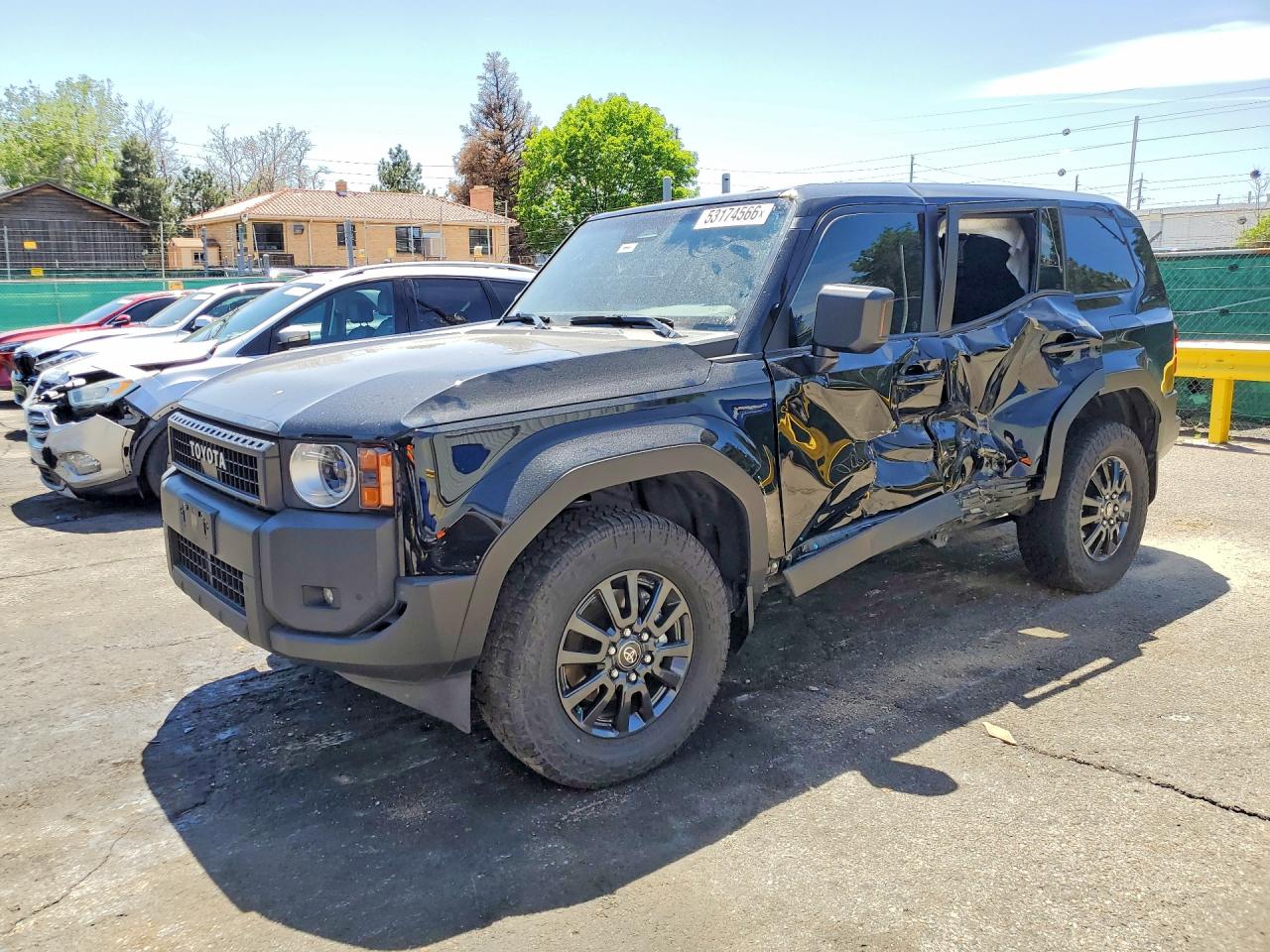 Salvage Toyota Land Cruis Image