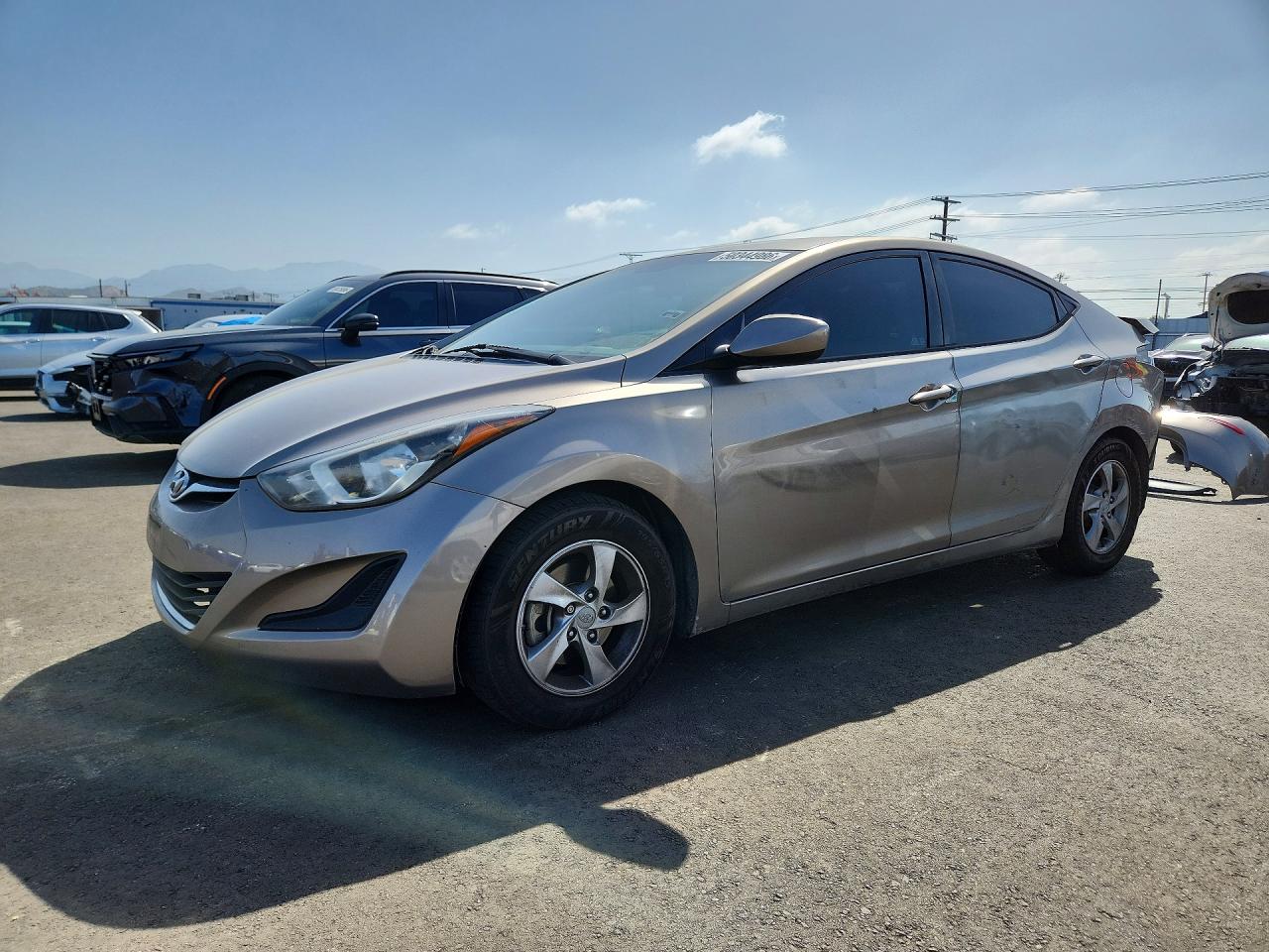 Salvage Hyundai ELANTRA Image