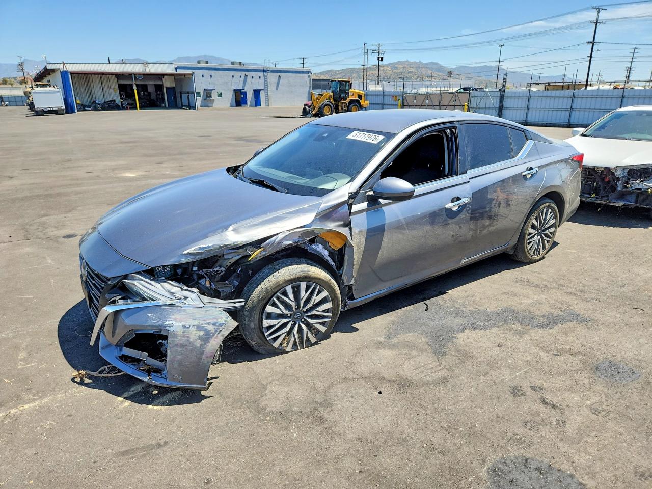 Salvage Nissan Altima Image