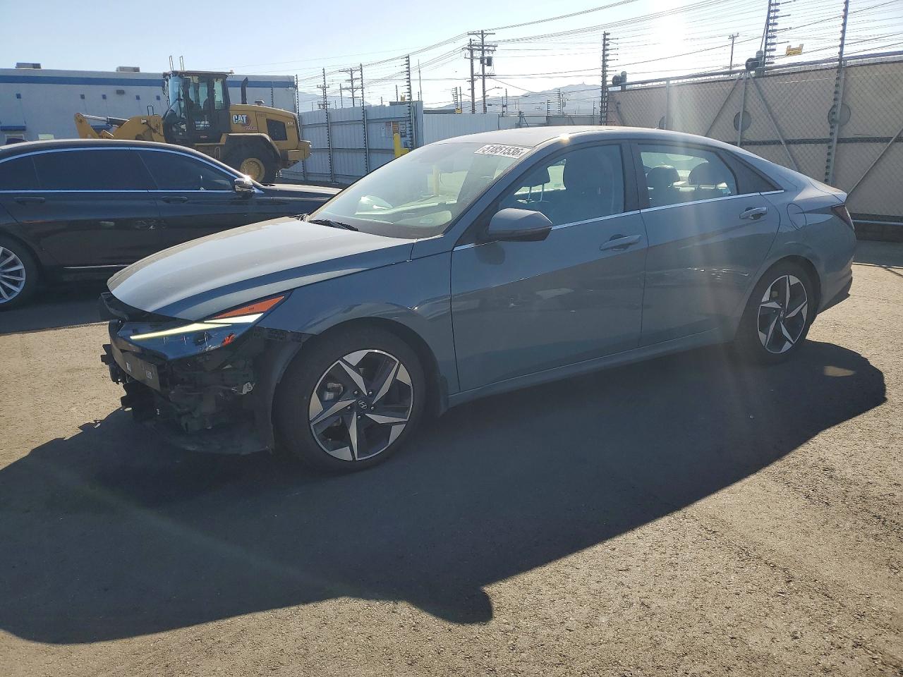 Salvage Hyundai ELANTRA Image