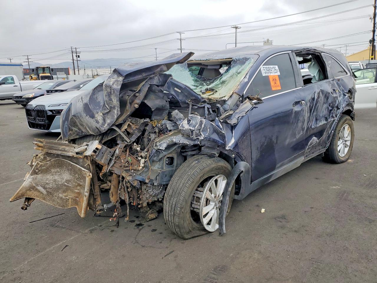 Salvage Kia Sorento Image