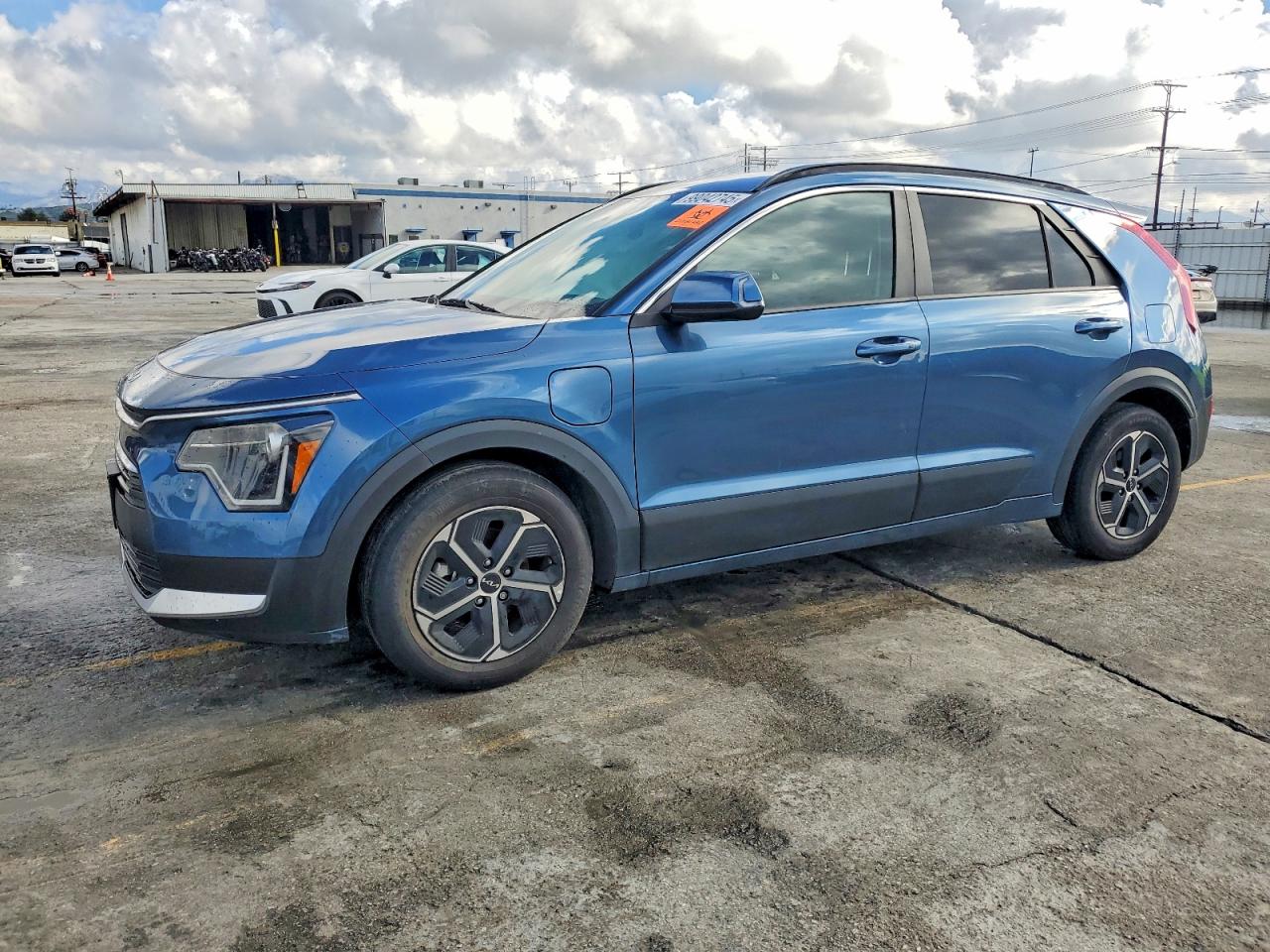 Salvage Kia Niro Image