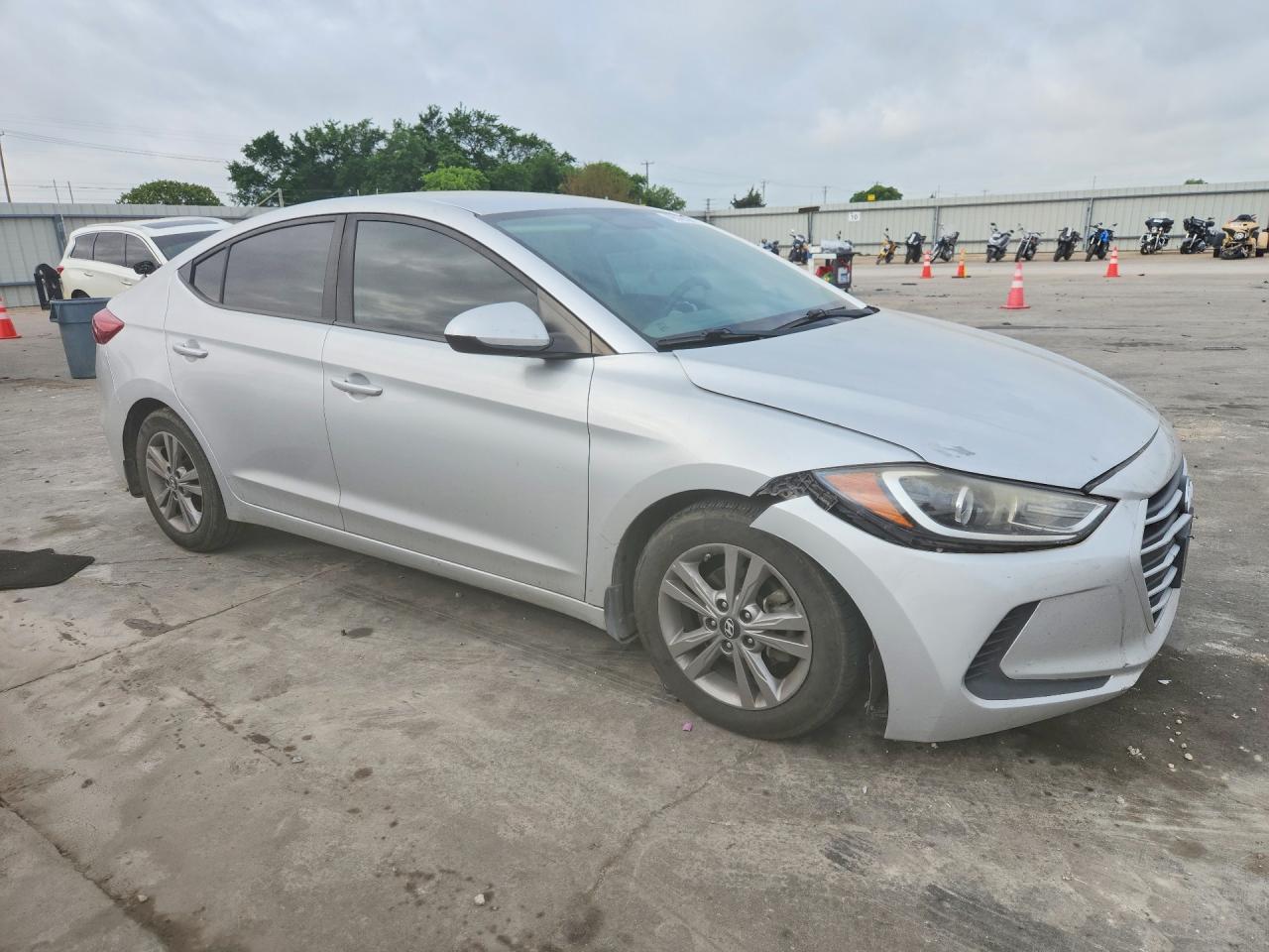 Hyundai ELANTRA Sel