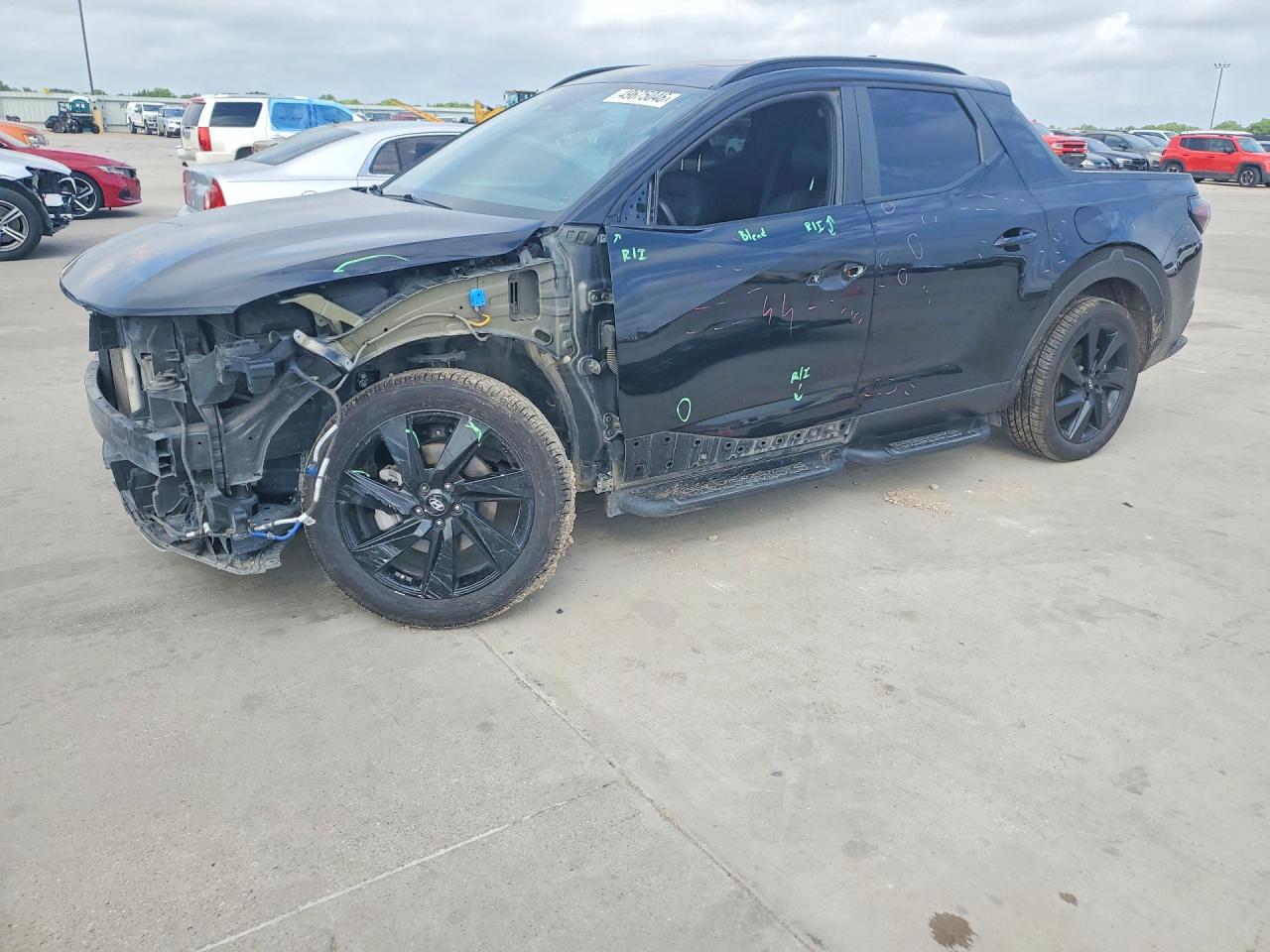 Salvage Hyundai SANTA CRUZ Image