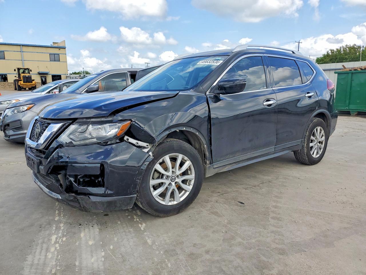Salvage Nissan Rogue Image