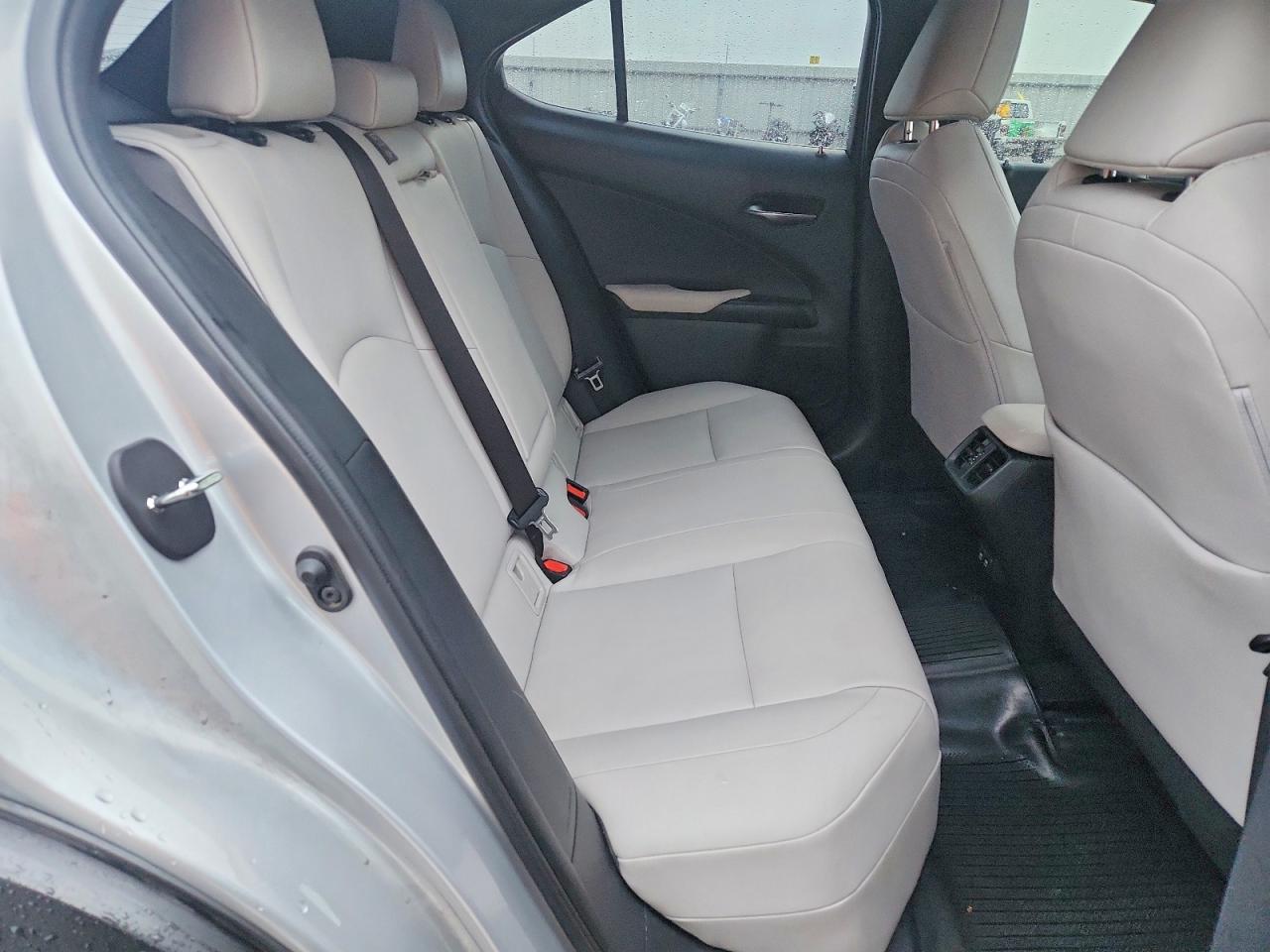 Lexus Ux 200