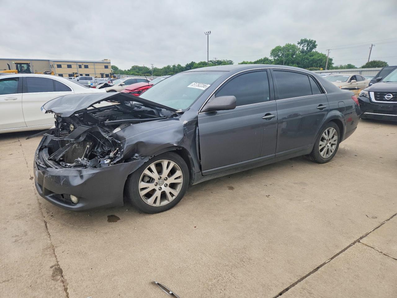 Salvage Toyota Avalon Image