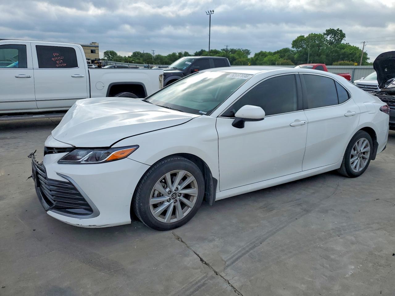 Salvage Toyota Camry Image