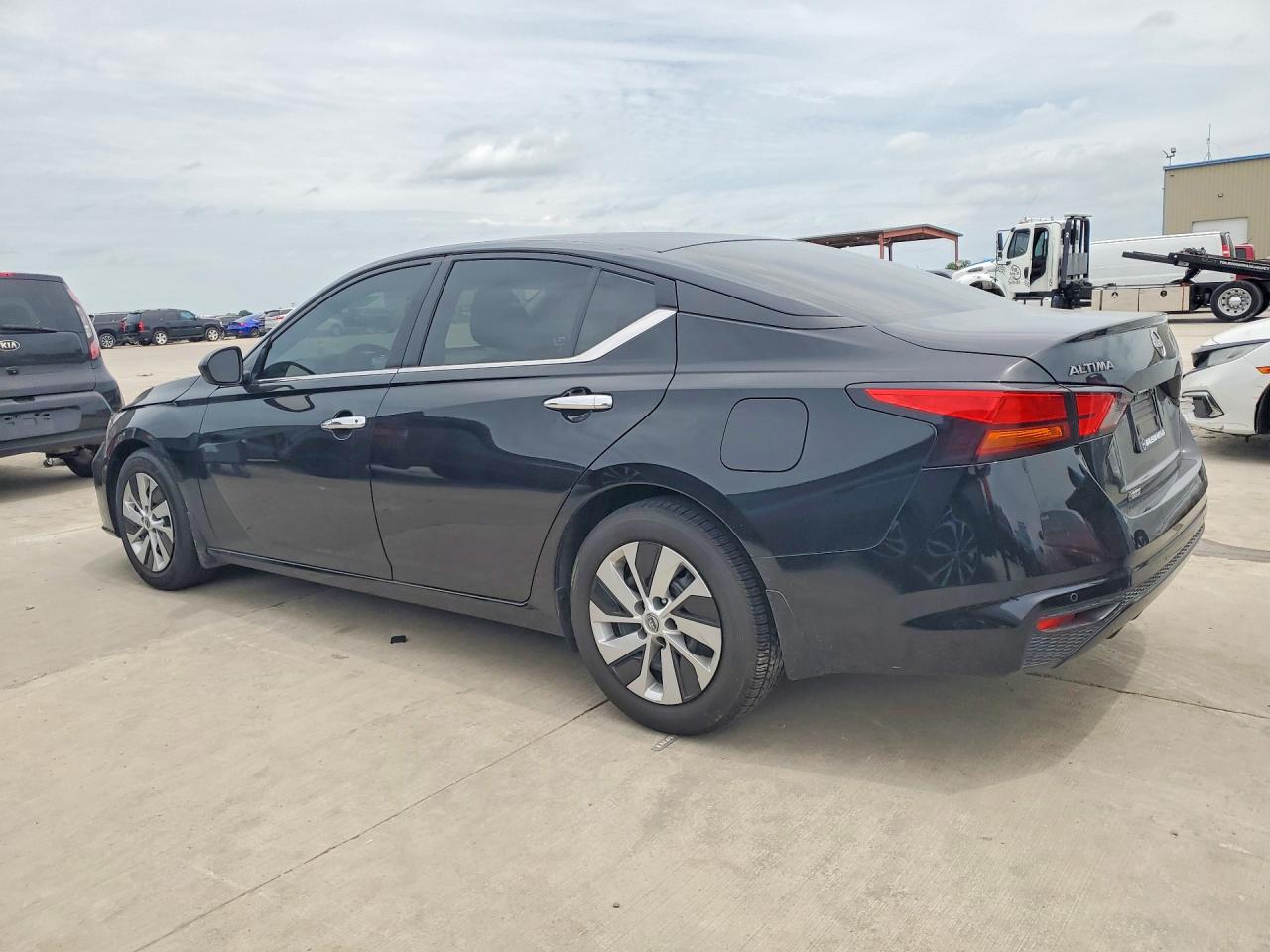 Nissan Altima S