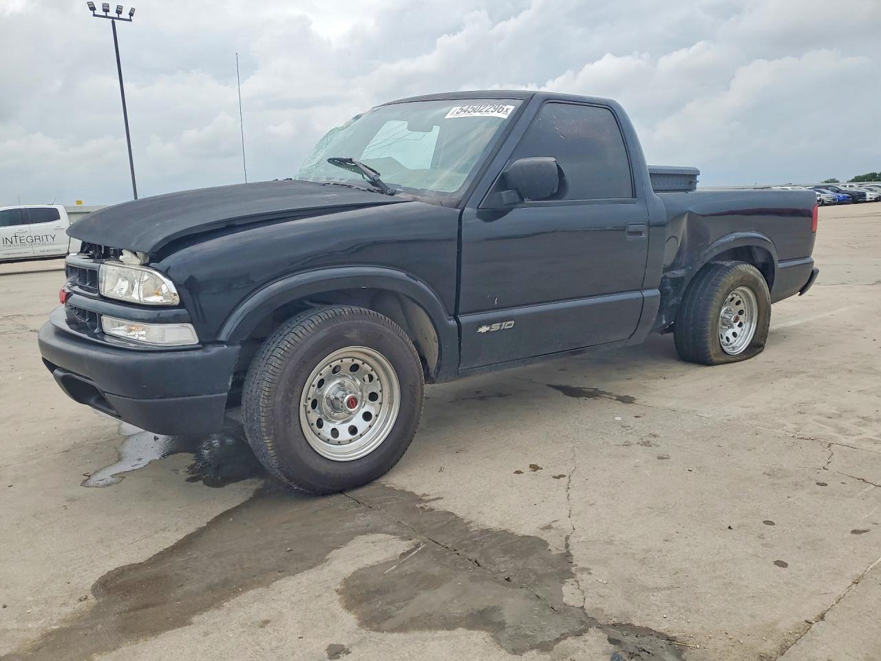 Salvage Chevrolet S-10 Image