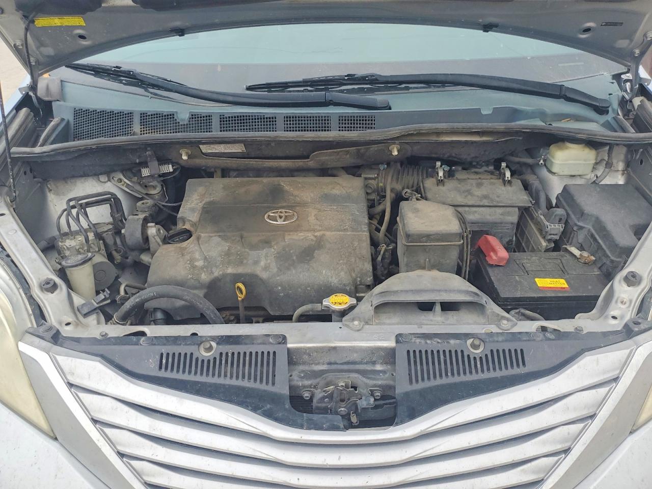 Toyota Sienna Le