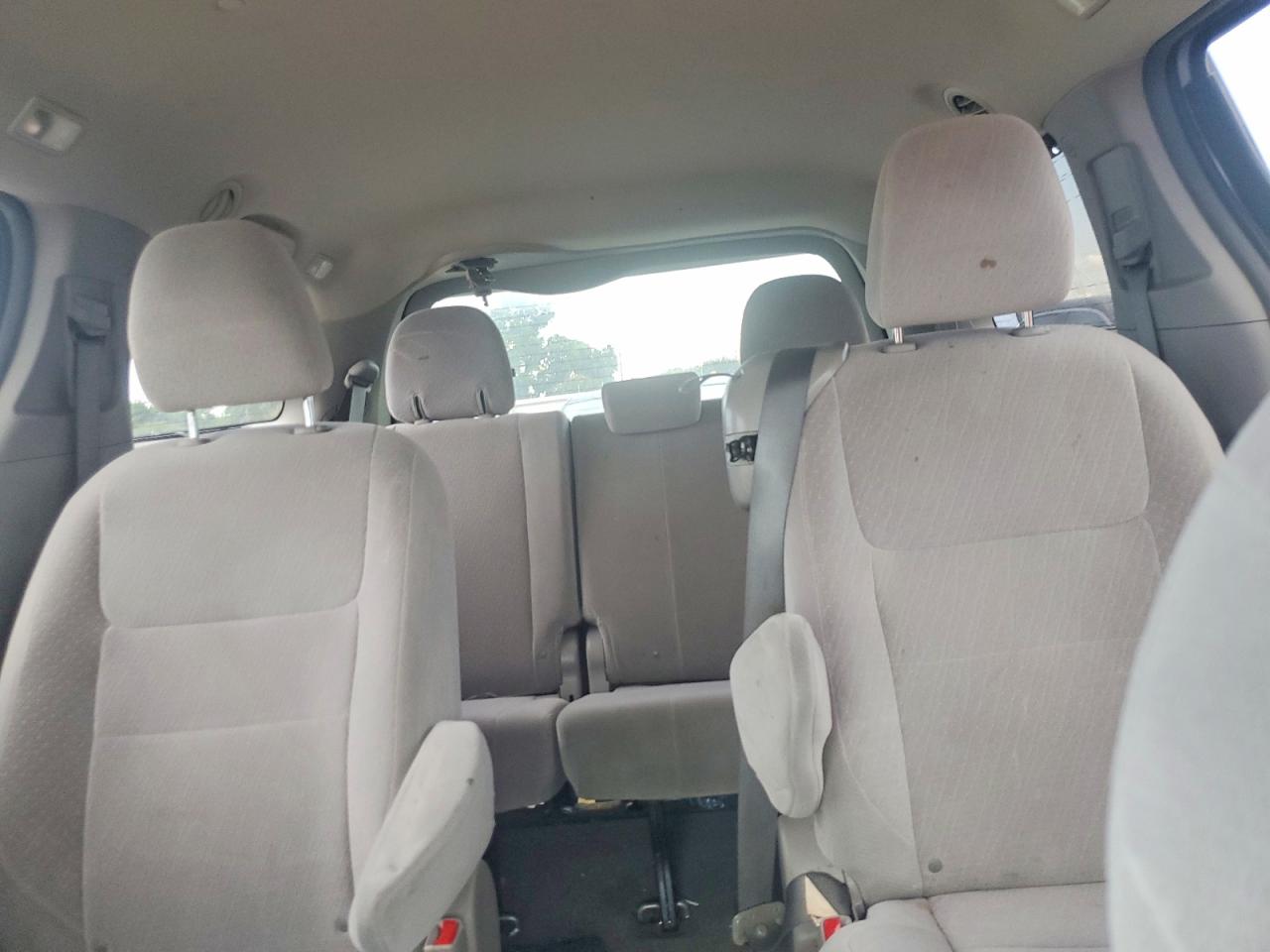 Toyota Sienna Le