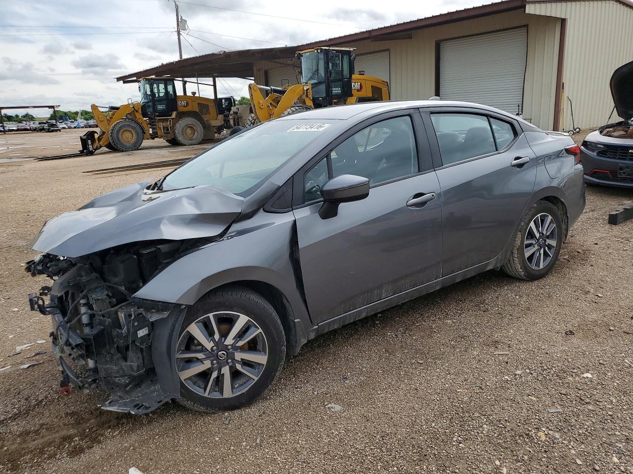 Salvage Nissan Versa Image
