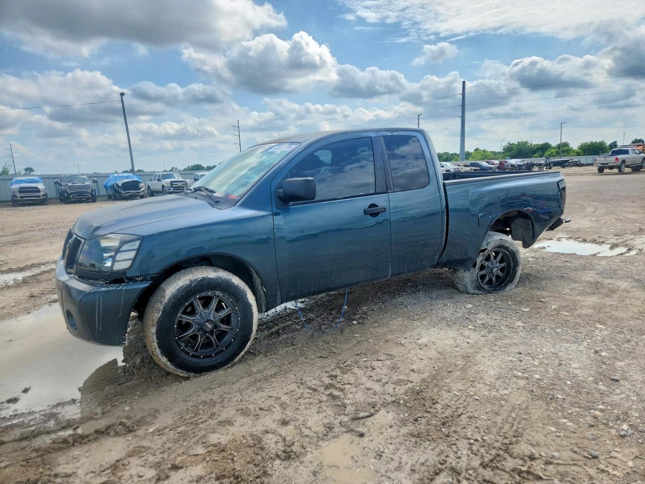 Salvage Nissan Titan Image