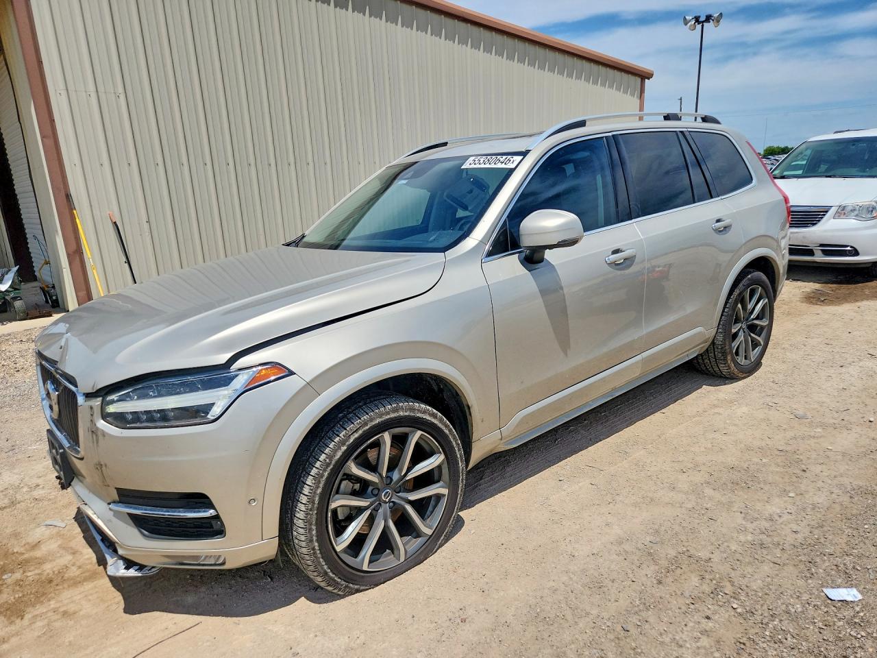 Salvage Volvo XC90 Image