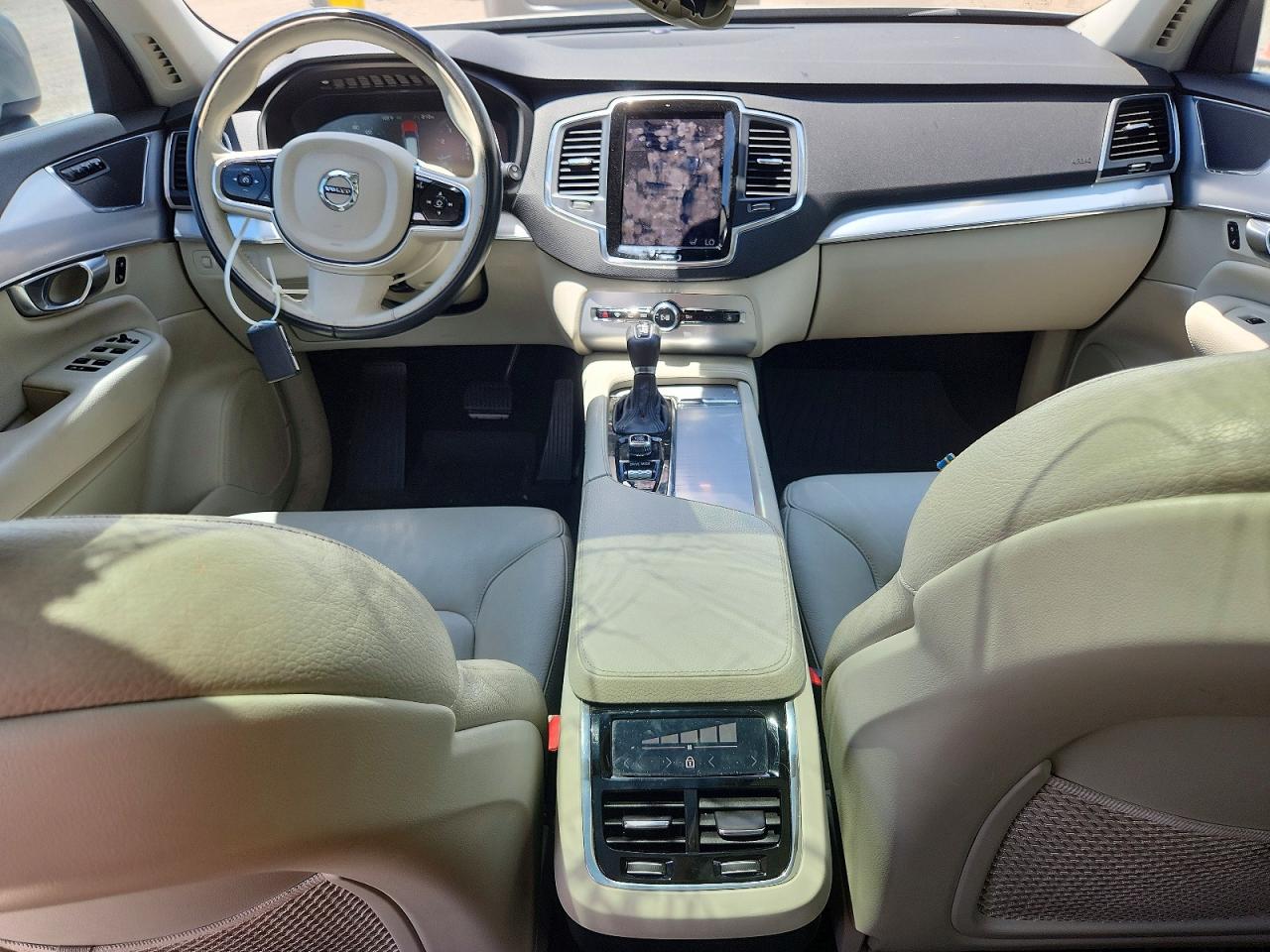 Volvo XC90 T6