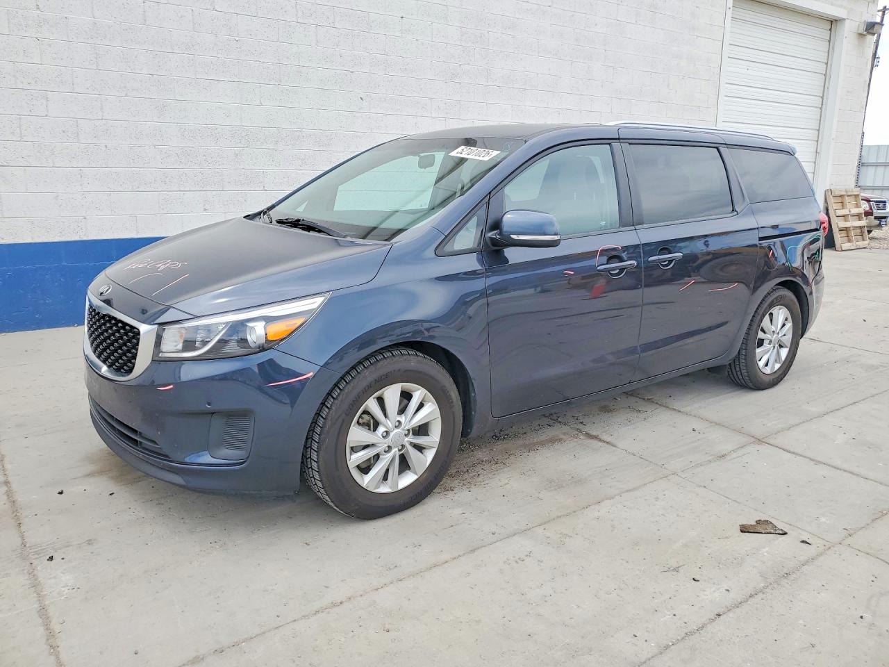 Salvage Kia Sedona Image