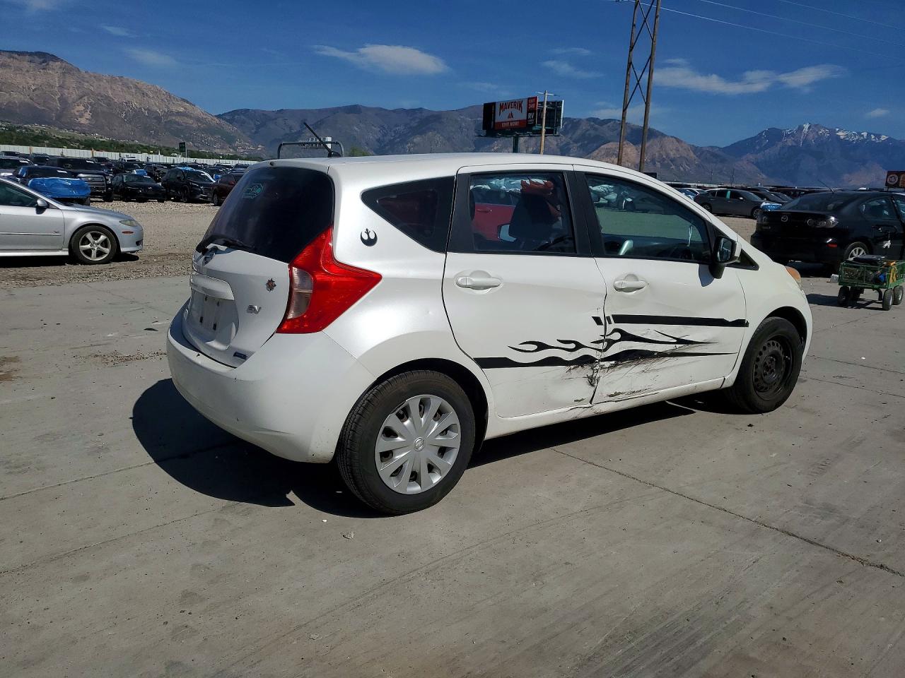 Nissan Versa Sv