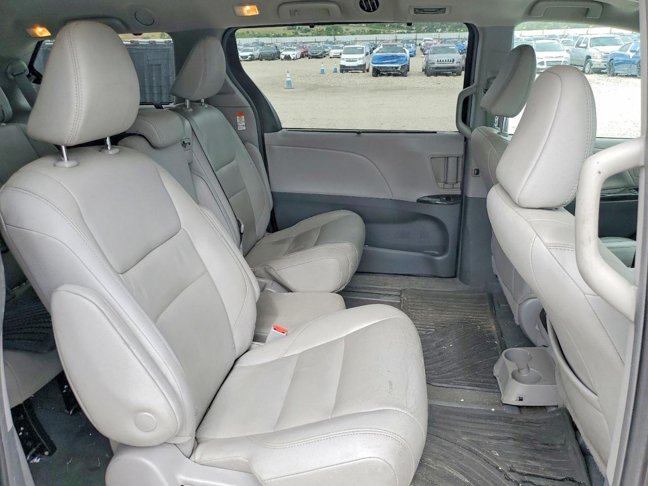 Toyota Sienna Xle 8-passenger
