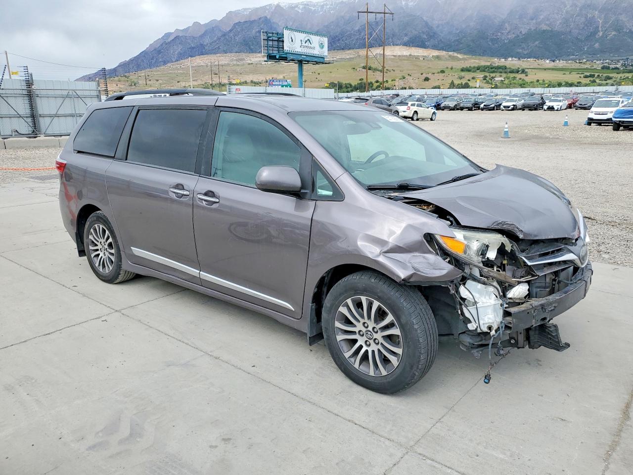 Toyota Sienna Xle 8-passenger