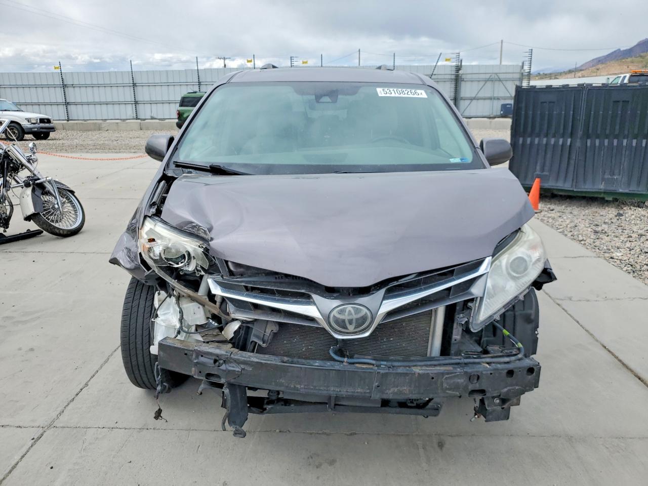 Toyota Sienna Xle 8-passenger