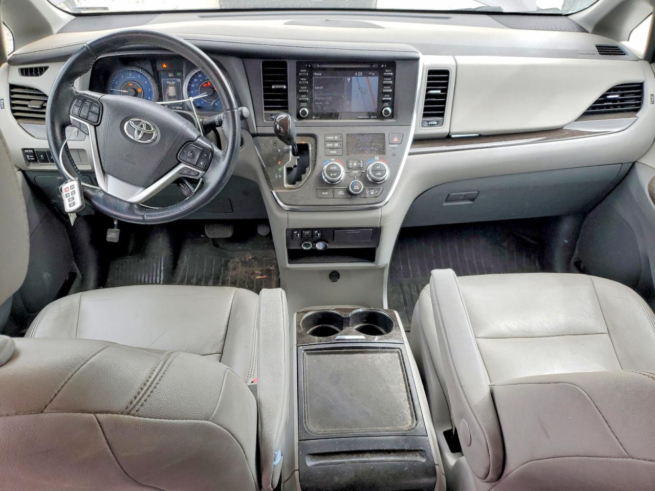 Toyota Sienna Xle 8-passenger